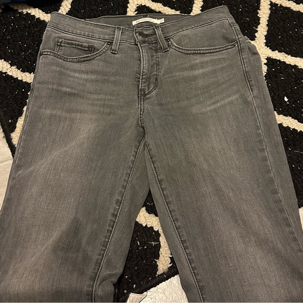 Levi's Gray Skinny Jeans with Soft Denim and Subtle Whiskering